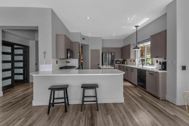 93 Kavenish Drive, Rancho Mirage, CA 92270