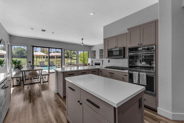 93 Kavenish Drive, Rancho Mirage, CA 92270