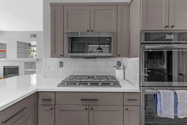 93 Kavenish Drive, Rancho Mirage, CA 92270