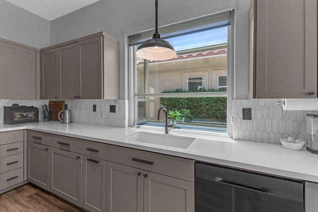 93 Kavenish Drive, Rancho Mirage, CA 92270