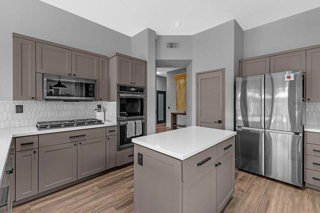 93 Kavenish Drive, Rancho Mirage, CA 92270
