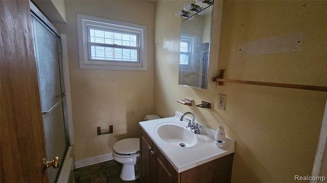 258 E Hobson Avenue, Flint, MI 48505