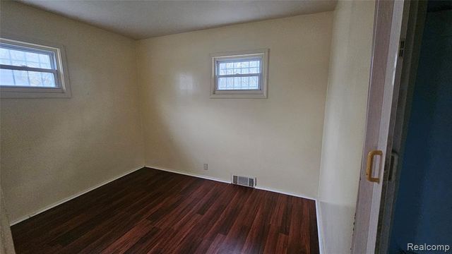 258 E Hobson Avenue, Flint, MI 48505