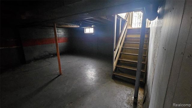 258 E Hobson Avenue, Flint, MI 48505