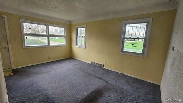 258 E Hobson Avenue, Flint, MI 48505
