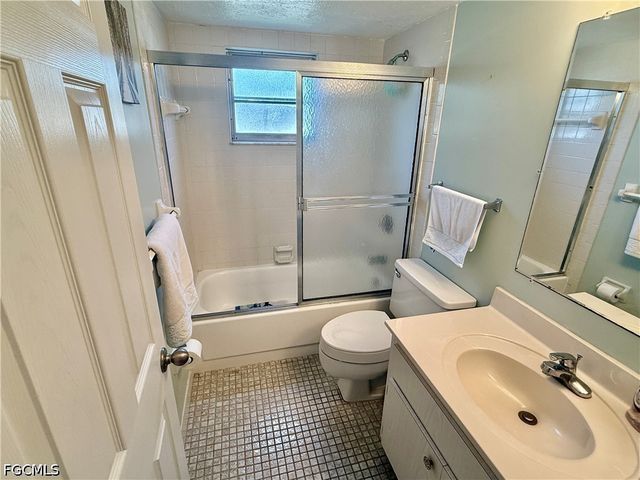 806 SE 46th ST 1F, Cape Coral, FL 33904