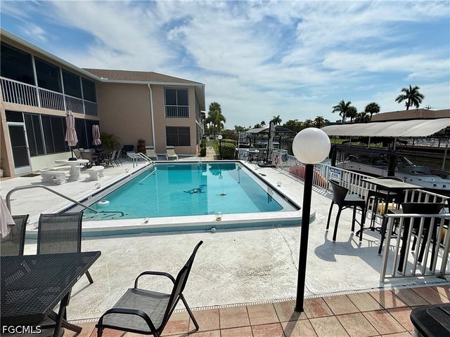 806 SE 46th ST 1F, Cape Coral, FL 33904