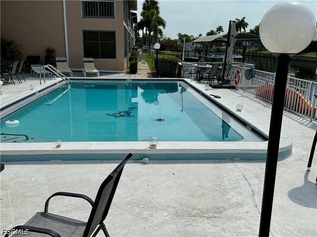 806 SE 46th ST 1F, Cape Coral, FL 33904