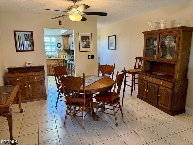806 SE 46th ST 1F, Cape Coral, FL 33904