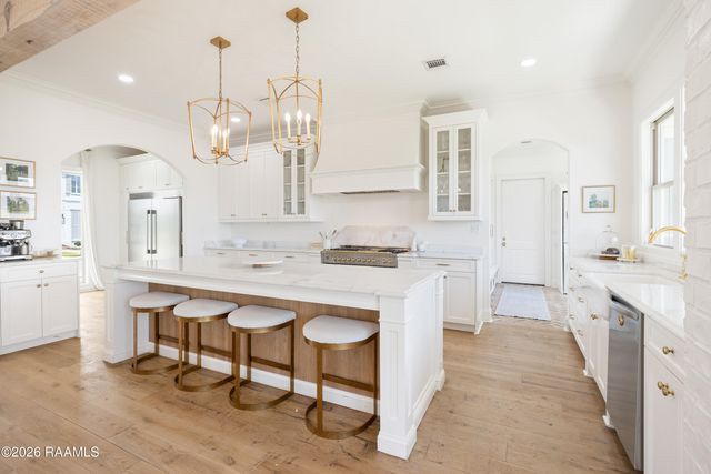 1044 The Lake Drive, Broussard, LA 70518