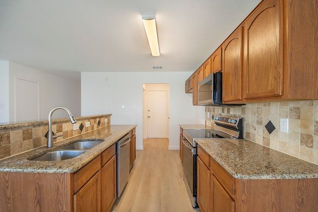 10724 Wild Oak Drive, Fort Worth, TX 76140