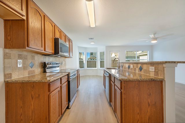 10724 Wild Oak Drive, Fort Worth, TX 76140