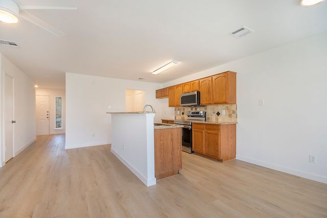 10724 Wild Oak Drive, Fort Worth, TX 76140