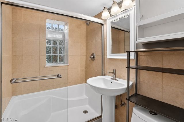 18963 Hilliard Boulevard 2, Rocky River, OH 44116