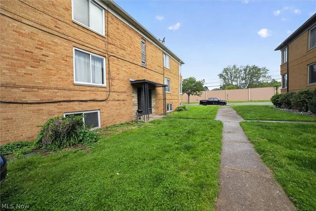 18963 Hilliard Boulevard 2, Rocky River, OH 44116