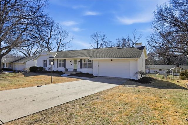 2309 W 104th Street, Leawood, KS 66206
