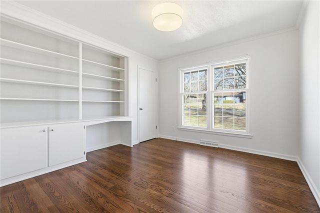 2309 W 104th Street, Leawood, KS 66206