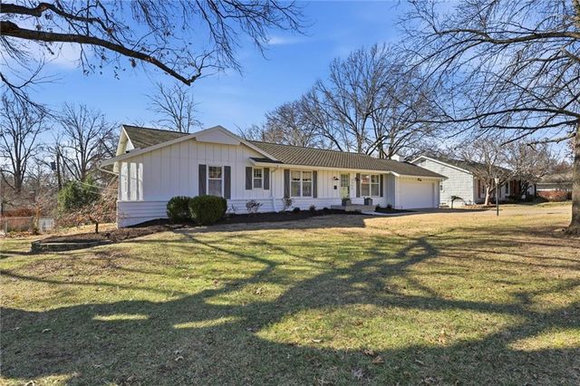 2309 W 104th Street, Leawood, KS 66206