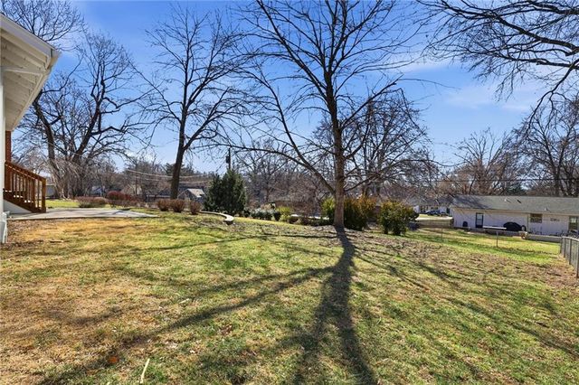 2309 W 104th Street, Leawood, KS 66206