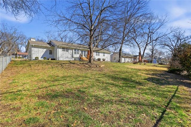 2309 W 104th Street, Leawood, KS 66206