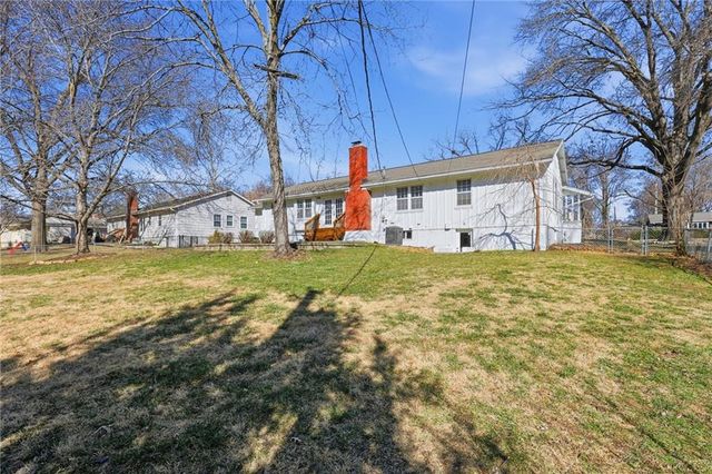 2309 W 104th Street, Leawood, KS 66206