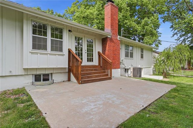 2309 W 104th Street, Leawood, KS 66206