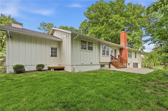 2309 W 104th Street, Leawood, KS 66206