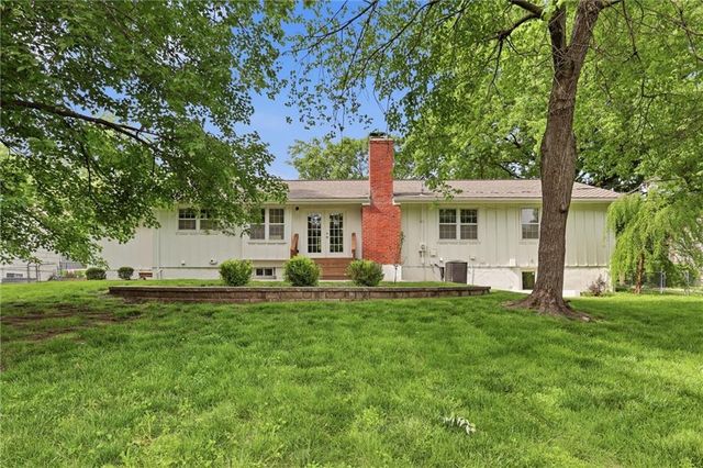 2309 W 104th Street, Leawood, KS 66206
