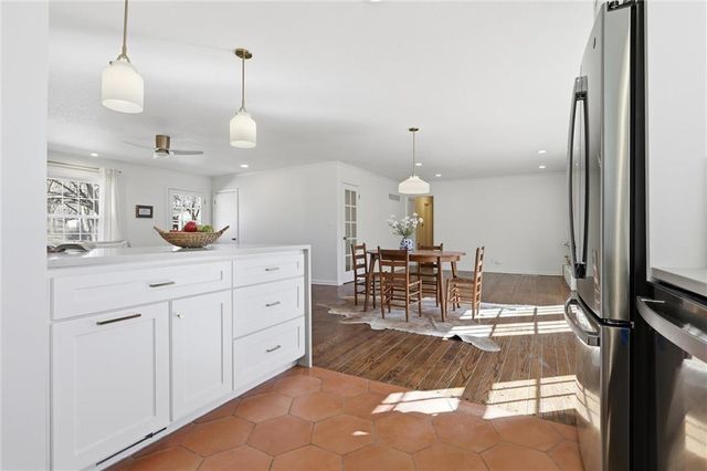 2309 W 104th Street, Leawood, KS 66206