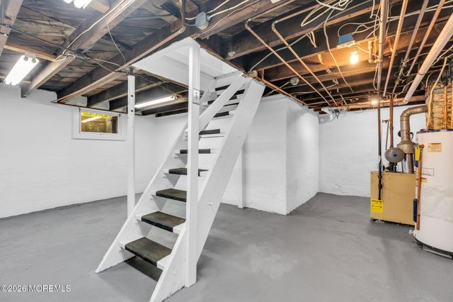 94 Neptune Place, Laurence Harbor, NJ 08879