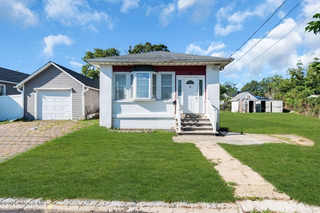 94 Neptune Place, Laurence Harbor, NJ 08879