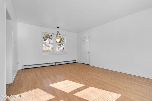94 Neptune Place, Laurence Harbor, NJ 08879