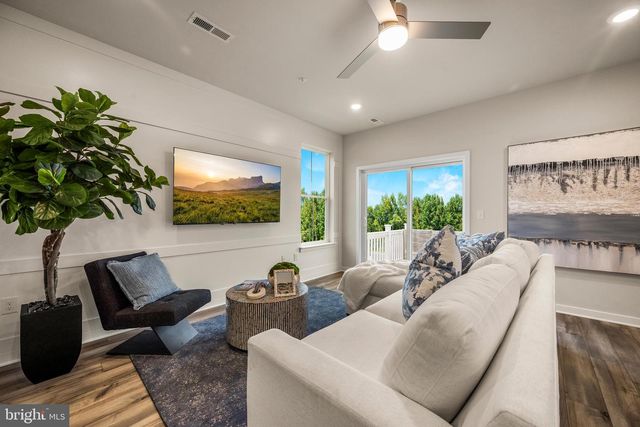 854 GRAPHITE DR, Phoenixville, PA 19460