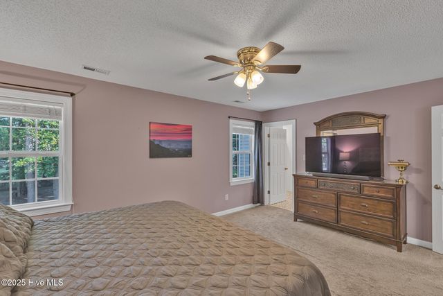 322 Osprey Point Drive, Sneads Ferry, NC 28460