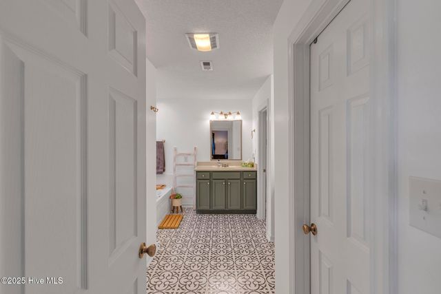 322 Osprey Point Drive, Sneads Ferry, NC 28460