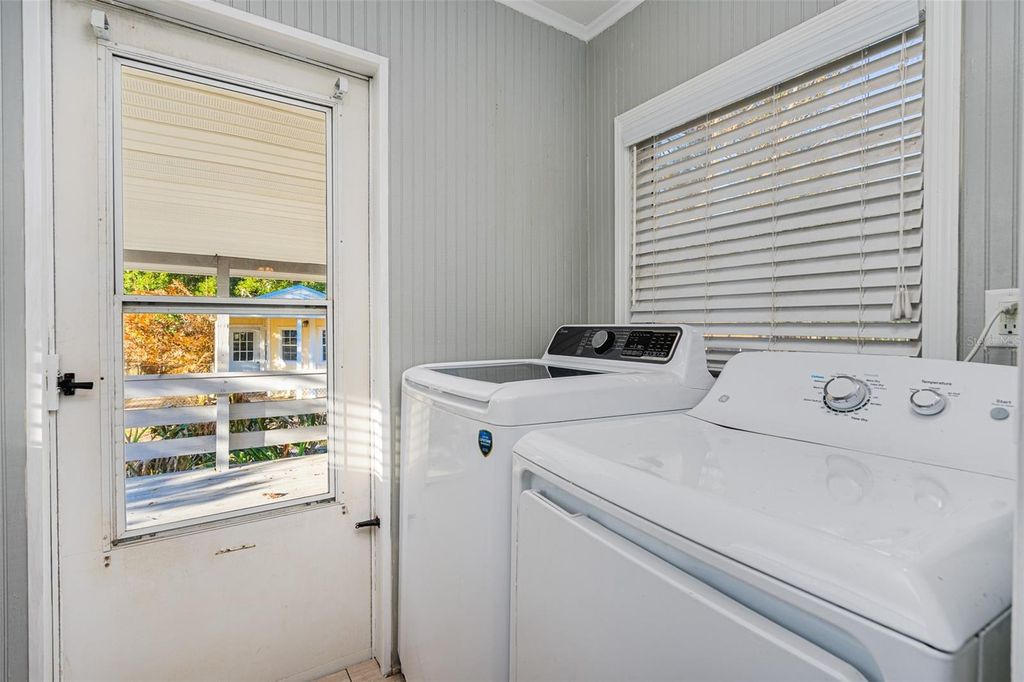 Image 22 of property listing at 130 W PENNSYLVANIA, Lake Helen, FL 32744