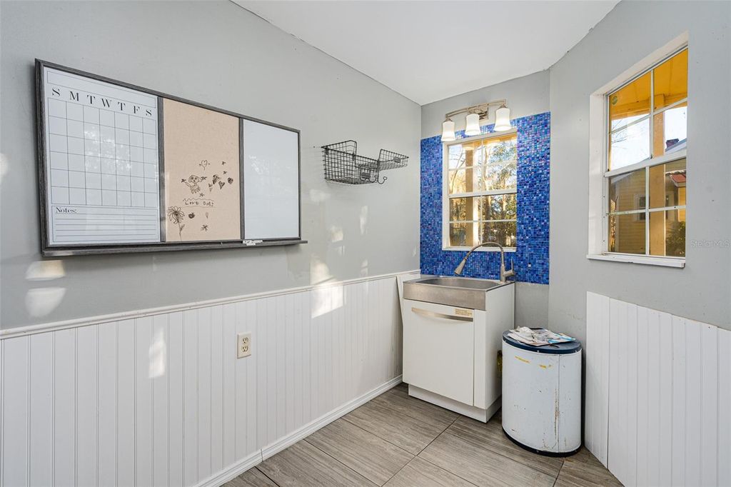 Image 33 of property listing at 130 W PENNSYLVANIA, Lake Helen, FL 32744