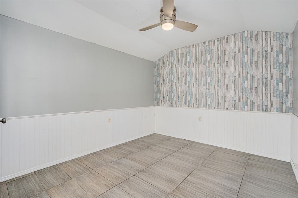 Image 34 of property listing at 130 W PENNSYLVANIA, Lake Helen, FL 32744