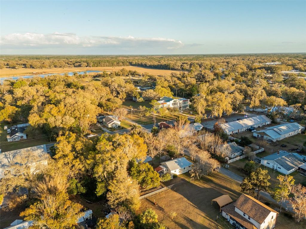 Image 38 of property listing at 130 W PENNSYLVANIA, Lake Helen, FL 32744