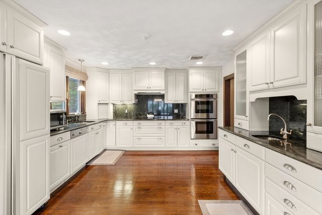 5 Willson Rd, Salem, MA 01970