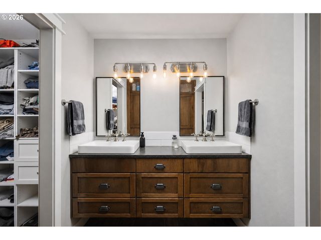 503 Ne BIRCHWOOD Ter, Hillsboro, OR 97124