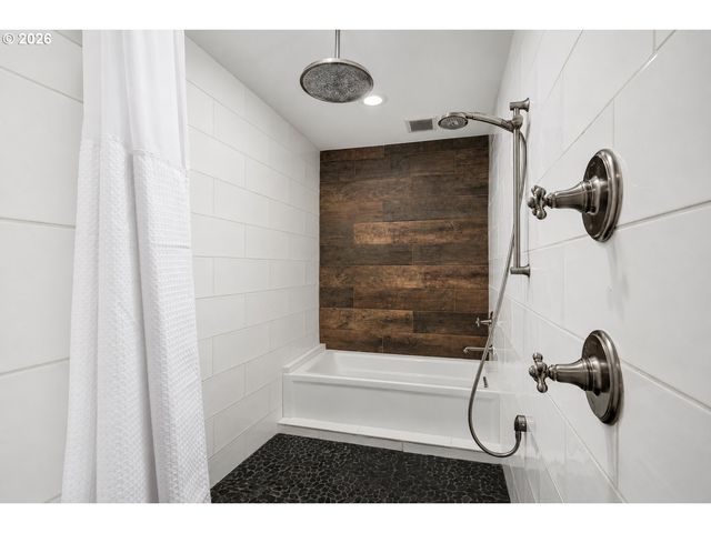 503 Ne BIRCHWOOD Ter, Hillsboro, OR 97124