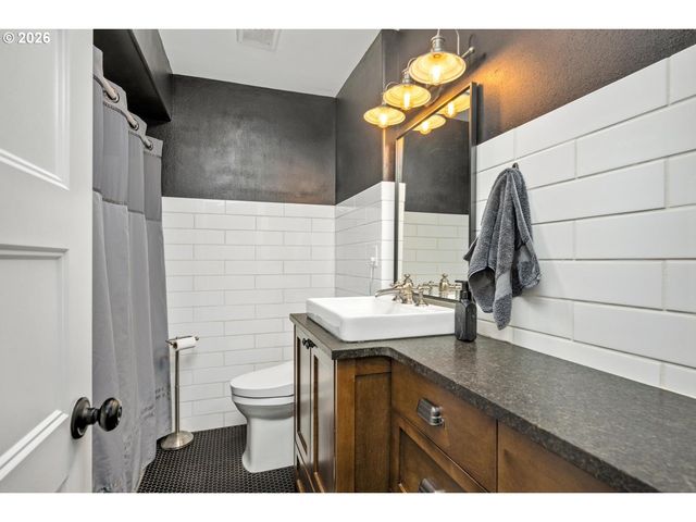 503 Ne BIRCHWOOD Ter, Hillsboro, OR 97124