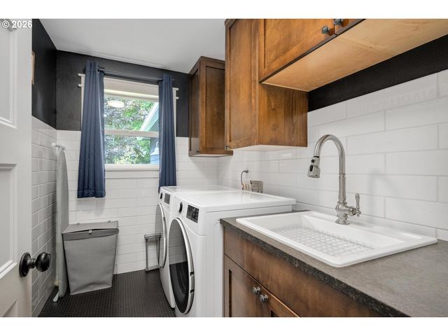 503 Ne BIRCHWOOD Ter, Hillsboro, OR 97124