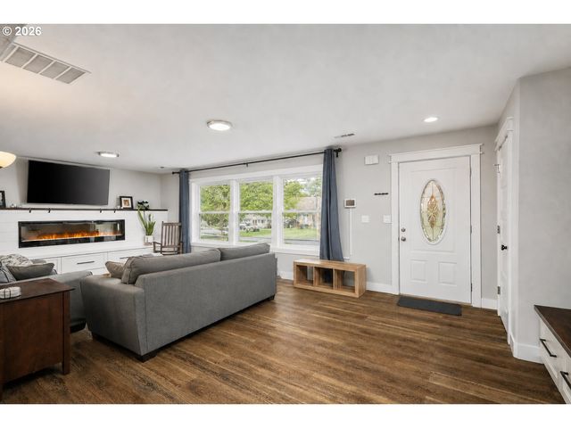 503 Ne BIRCHWOOD Ter, Hillsboro, OR 97124