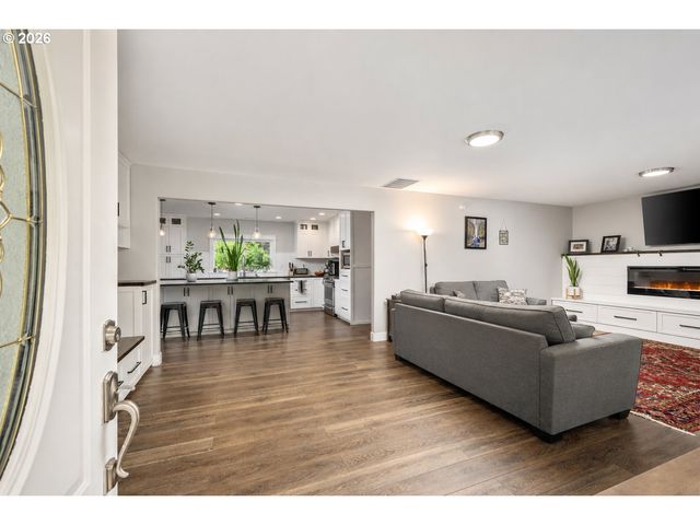 503 Ne BIRCHWOOD Ter, Hillsboro, OR 97124