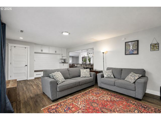 503 Ne BIRCHWOOD Ter, Hillsboro, OR 97124