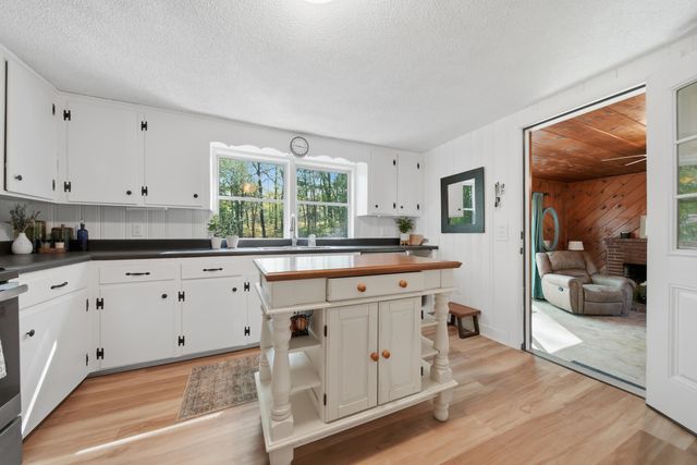 4 Tinker Road, Merrimack, NH 03054