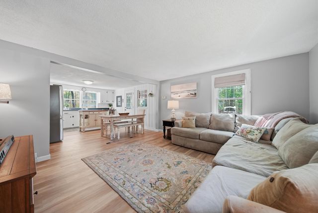 4 Tinker Road, Merrimack, NH 03054