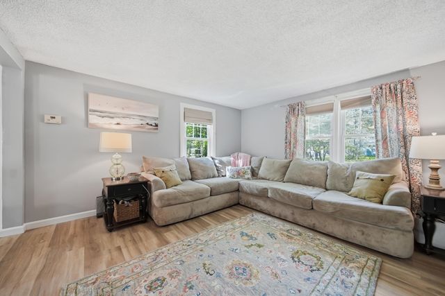 4 Tinker Road, Merrimack, NH 03054